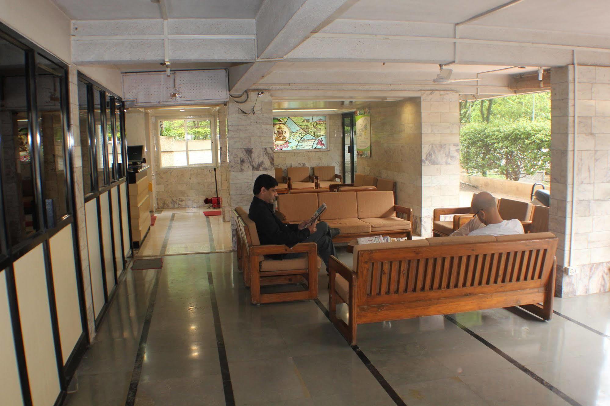 Bhooshan, Shivajinagar, Hotel