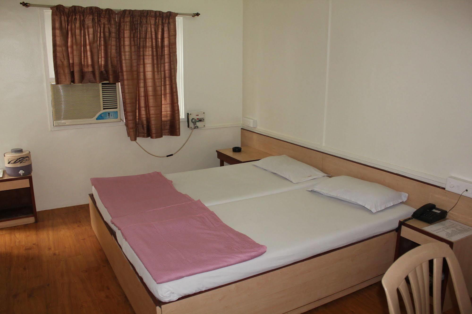 Bhooshan, Shivajinagar, Hotel Pune